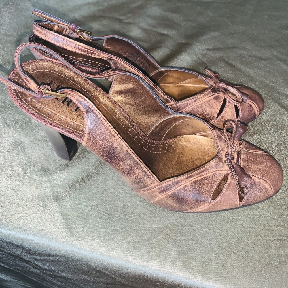 Franco Sarto leather pump